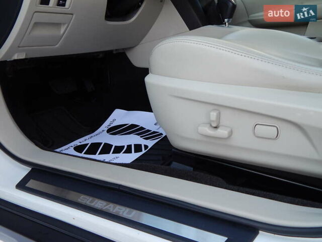 Белый Субару Аутбек, объемом двигателя 2.5 л и пробегом 240 тыс. км за 9990 $, фото 47 на Automoto.ua