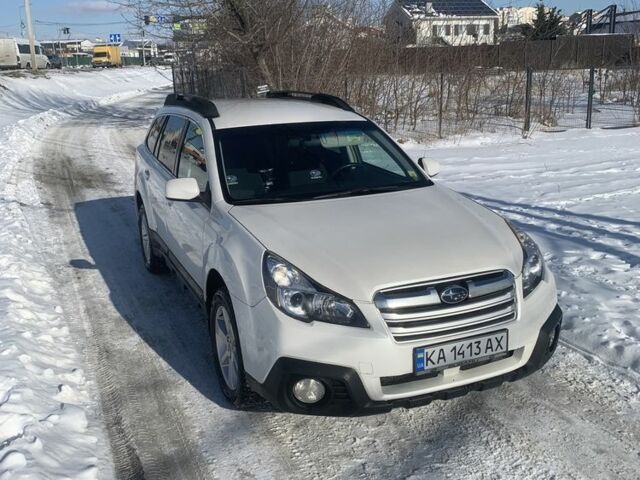 Белый Субару Аутбек, объемом двигателя 2.5 л и пробегом 170 тыс. км за 9500 $, фото 2 на Automoto.ua