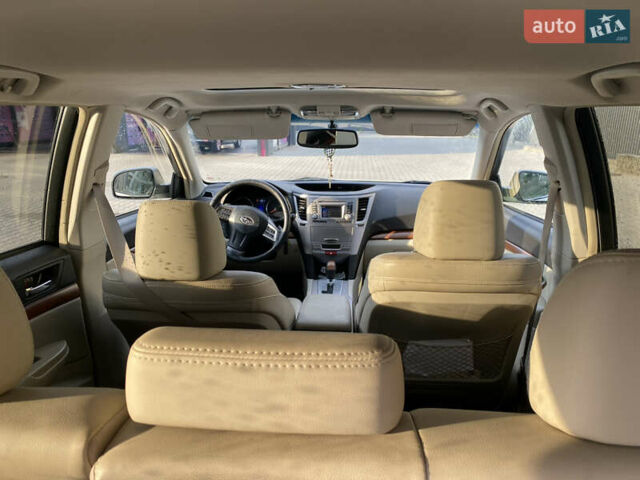 Субару Аутбек 2013 у Львові на Automoto.ua Білий Субару Аутбек, об'ємом двигуна 2.5 л та пробігом 238 тис. км за 8888 $, фото 13 на Automoto.ua