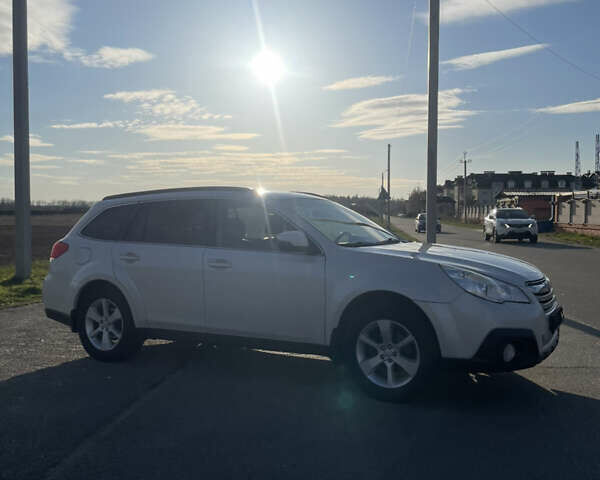 Білий Субару Аутбек, об'ємом двигуна 2.5 л та пробігом 190 тис. км за 10000 $, фото 6 на Automoto.ua