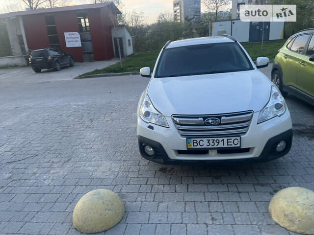 Білий Субару Аутбек, об'ємом двигуна 2.46 л та пробігом 320 тис. км за 8800 $, фото 2 на Automoto.ua