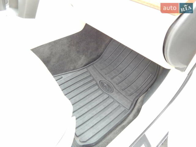 Белый Субару Аутбек, объемом двигателя 2.5 л и пробегом 240 тыс. км за 9990 $, фото 62 на Automoto.ua