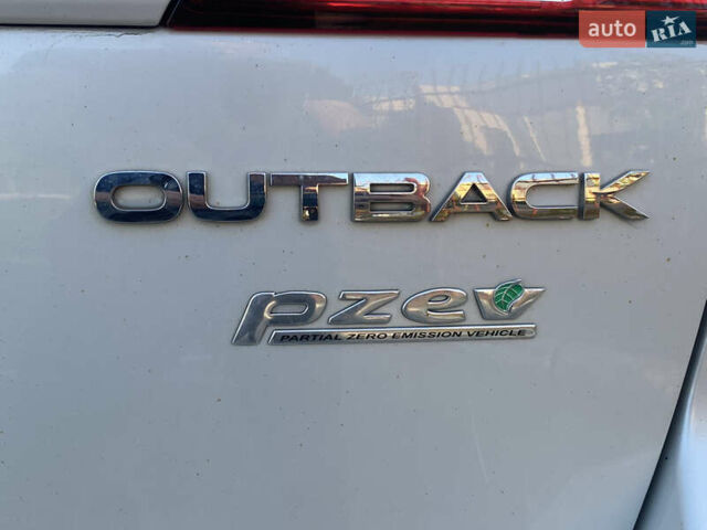 Білий Субару Аутбек, об'ємом двигуна 2.5 л та пробігом 240 тис. км за 8787 $, фото 17 на Automoto.ua