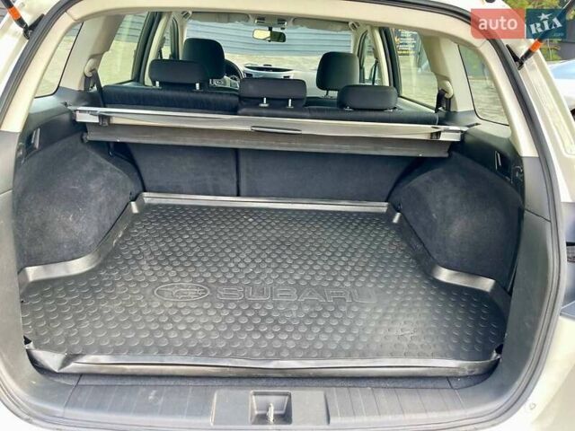 Субару Аутбек 2013 в Днепре (Днепропетровске) на Automoto.ua Белый Субару Аутбек, объемом двигателя 2.46 л и пробегом 179 тыс. км за 10100 $, фото 36 на Automoto.ua