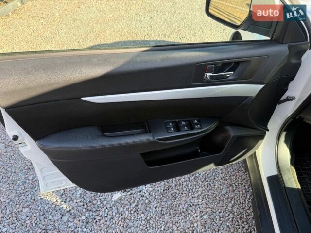 Белый Субару Аутбек, объемом двигателя 2.5 л и пробегом 222 тыс. км за 8950 $, фото 23 на Automoto.ua