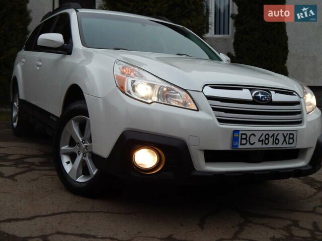 Белый Субару Аутбек, объемом двигателя 2.46 л и пробегом 240 тыс. км за 10890 $, фото 1 на Automoto.ua