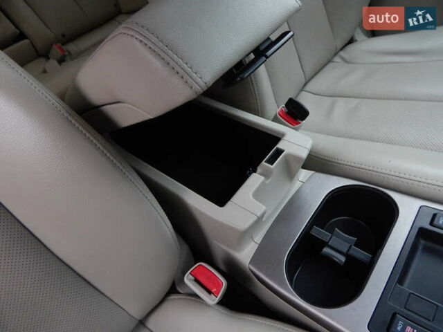 Белый Субару Аутбек, объемом двигателя 2.46 л и пробегом 240 тыс. км за 10890 $, фото 82 на Automoto.ua