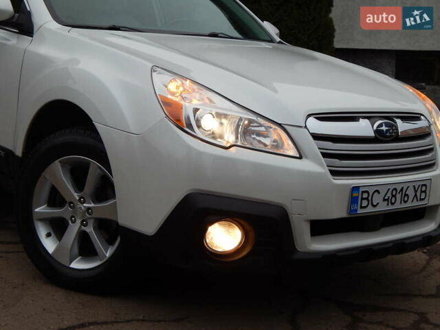 Белый Субару Аутбек, объемом двигателя 2.46 л и пробегом 240 тыс. км за 10890 $, фото 8 на Automoto.ua