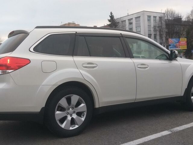 Білий Субару Аутбек, об'ємом двигуна 2.5 л та пробігом 160 тис. км за 16500 $, фото 6 на Automoto.ua