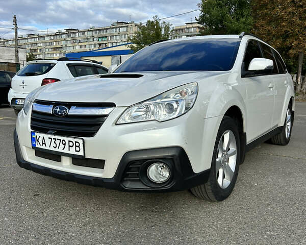 Білий Субару Аутбек, об'ємом двигуна 2 л та пробігом 197 тис. км за 11950 $, фото 4 на Automoto.ua