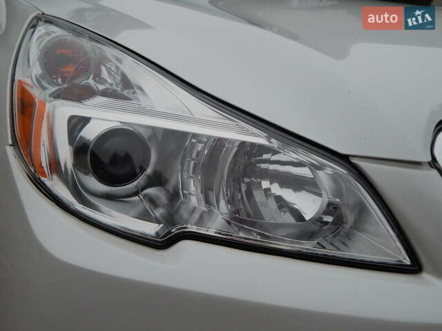 Белый Субару Аутбек, объемом двигателя 2.46 л и пробегом 240 тыс. км за 10890 $, фото 16 на Automoto.ua