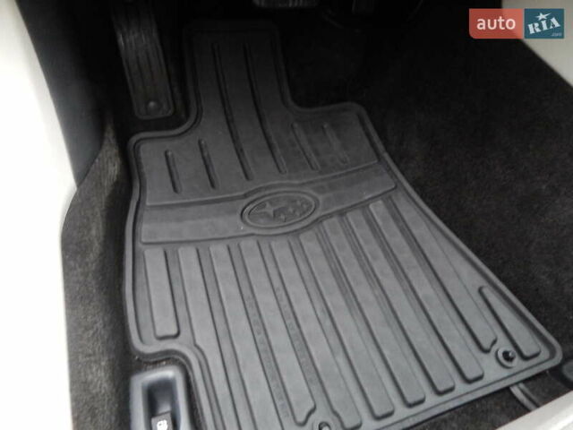 Белый Субару Аутбек, объемом двигателя 2.46 л и пробегом 240 тыс. км за 10890 $, фото 51 на Automoto.ua