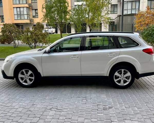 Субару Аутбек 2013 в Днепре (Днепропетровске) на Automoto.ua Белый Субару Аутбек, объемом двигателя 2.46 л и пробегом 179 тыс. км за 10100 $, фото 7 на Automoto.ua