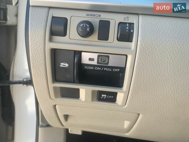 Белый Субару Аутбек, объемом двигателя 0 л и пробегом 247 тыс. км за 8999 $, фото 9 на Automoto.ua