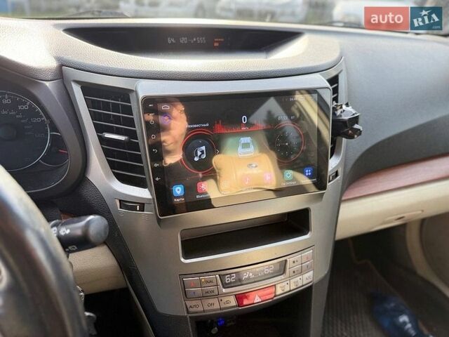 Білий Субару Аутбек, об'ємом двигуна 2.5 л та пробігом 270 тис. км за 9300 $, фото 2 на Automoto.ua