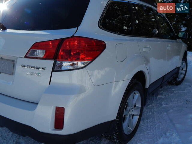 Белый Субару Аутбек, объемом двигателя 2.5 л и пробегом 240 тыс. км за 9990 $, фото 36 на Automoto.ua