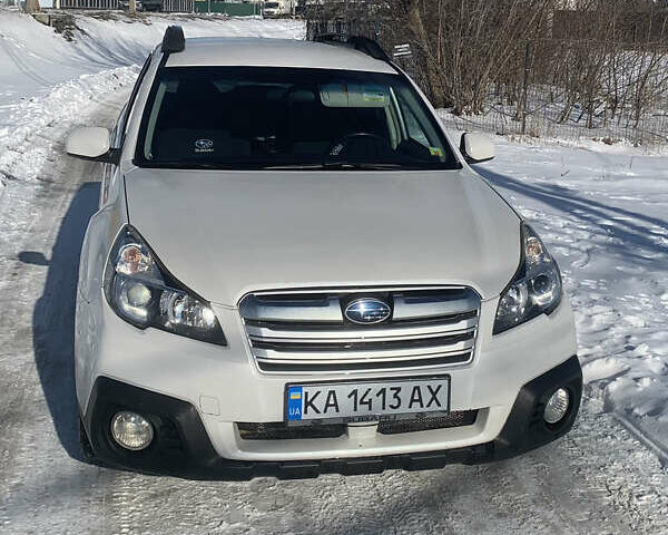 Белый Субару Аутбек, объемом двигателя 2.5 л и пробегом 246 тыс. км за 9500 $, фото 3 на Automoto.ua