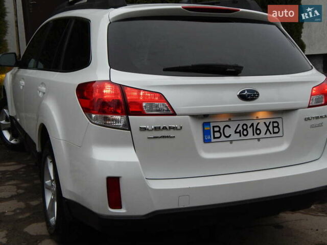 Белый Субару Аутбек, объемом двигателя 2.46 л и пробегом 240 тыс. км за 10890 $, фото 38 на Automoto.ua