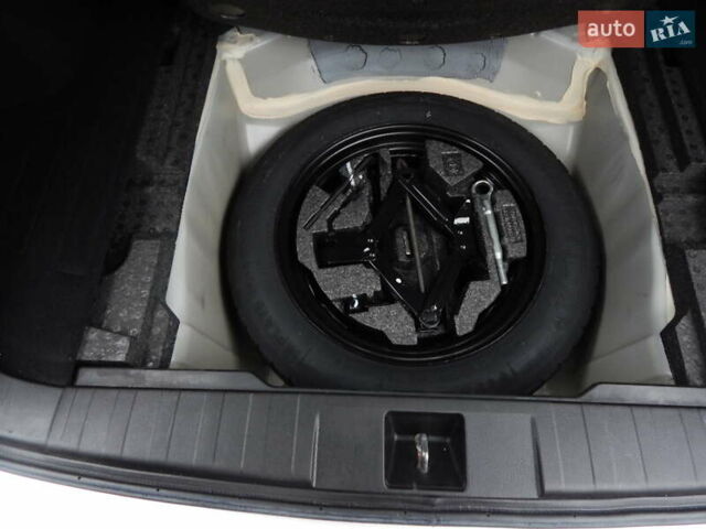 Белый Субару Аутбек, объемом двигателя 2.46 л и пробегом 240 тыс. км за 10890 $, фото 97 на Automoto.ua