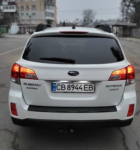 Белый Субару Аутбек, объемом двигателя 2.46 л и пробегом 145 тыс. км за 13500 $, фото 4 на Automoto.ua