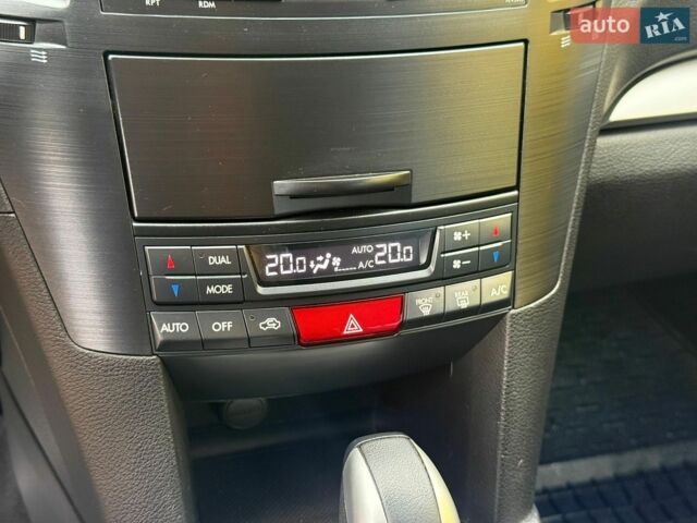 Белый Субару Аутбек, объемом двигателя 2 л и пробегом 176 тыс. км за 8500 $, фото 47 на Automoto.ua