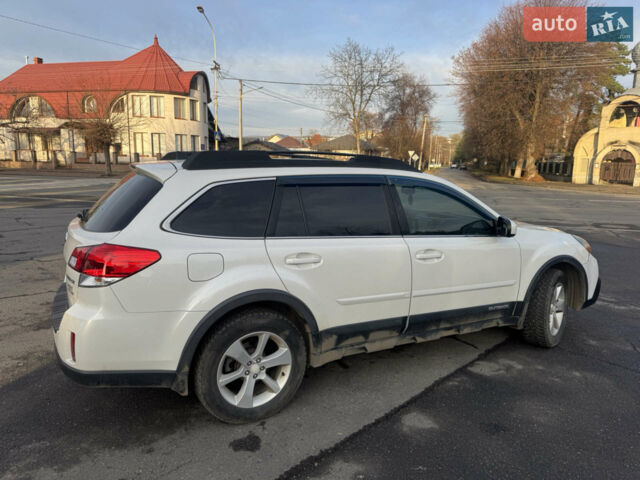 Белый Субару Аутбек, объемом двигателя 2.5 л и пробегом 289 тыс. км за 13000 $, фото 5 на Automoto.ua