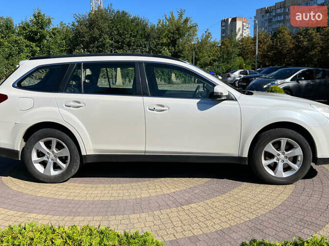Білий Субару Аутбек, об'ємом двигуна 2 л та пробігом 176 тис. км за 13600 $, фото 7 на Automoto.ua