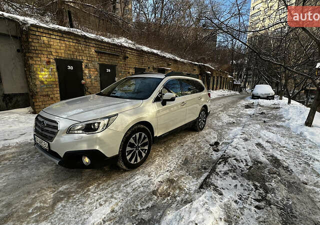 Белый Субару Аутбек, объемом двигателя 2.46 л и пробегом 217 тыс. км за 15000 $, фото 2 на Automoto.ua