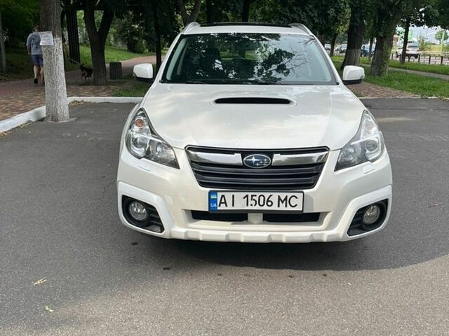 Белый Субару Аутбек, объемом двигателя 2 л и пробегом 288 тыс. км за 12500 $, фото 6 на Automoto.ua