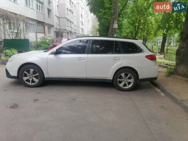 Білий Субару Аутбек, об'ємом двигуна 2 л та пробігом 205 тис. км за 12200 $, фото 3 на Automoto.ua