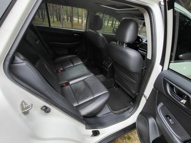 Білий Субару Аутбек, об'ємом двигуна 2.5 л та пробігом 178 тис. км за 13200 $, фото 11 на Automoto.ua