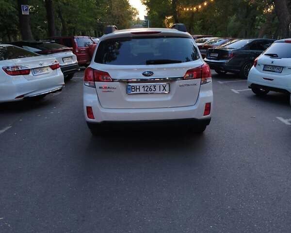 Білий Субару Аутбек, об'ємом двигуна 2.5 л та пробігом 155 тис. км за 8999 $, фото 12 на Automoto.ua