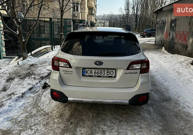 Білий Субару Аутбек, об'ємом двигуна 2.46 л та пробігом 217 тис. км за 14800 $, фото 5 на Automoto.ua