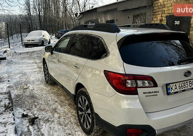 Белый Субару Аутбек, объемом двигателя 2.46 л и пробегом 217 тыс. км за 15000 $, фото 7 на Automoto.ua