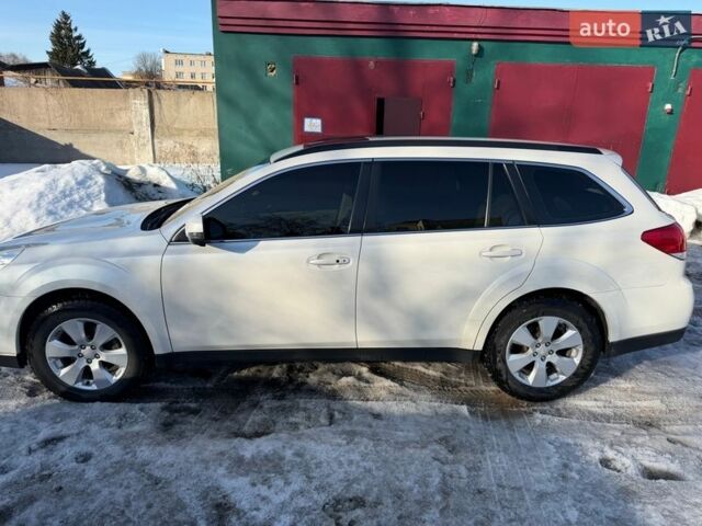 Белый Субару Аутбек, объемом двигателя 2 л и пробегом 230 тыс. км за 12800 $, фото 11 на Automoto.ua