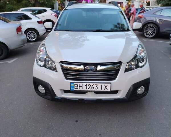 Білий Субару Аутбек, об'ємом двигуна 2.5 л та пробігом 155 тис. км за 8999 $, фото 5 на Automoto.ua