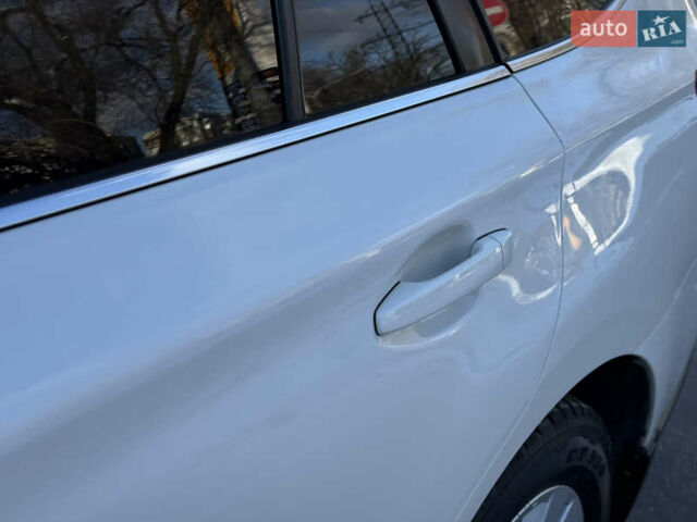 Белый Субару Аутбек, объемом двигателя 2.46 л и пробегом 191 тыс. км за 11499 $, фото 23 на Automoto.ua