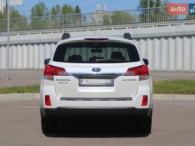 Белый Субару Аутбек, объемом двигателя 2.46 л и пробегом 57 тыс. км за 16000 $, фото 4 на Automoto.ua