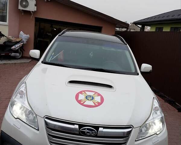 Белый Субару Аутбек, объемом двигателя 2 л и пробегом 243 тыс. км за 10500 $, фото 6 на Automoto.ua