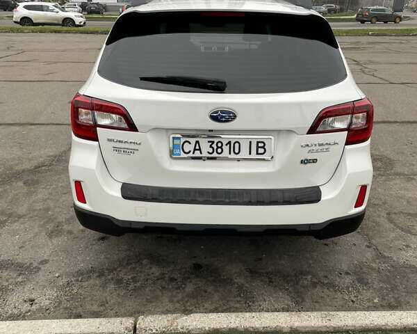 Білий Субару Аутбек, об'ємом двигуна 2.5 л та пробігом 132 тис. км за 14600 $, фото 5 на Automoto.ua
