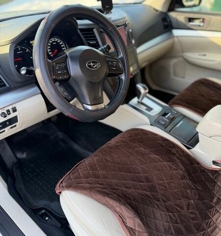 Белый Субару Аутбек, объемом двигателя 2 л и пробегом 230 тыс. км за 12800 $, фото 6 на Automoto.ua