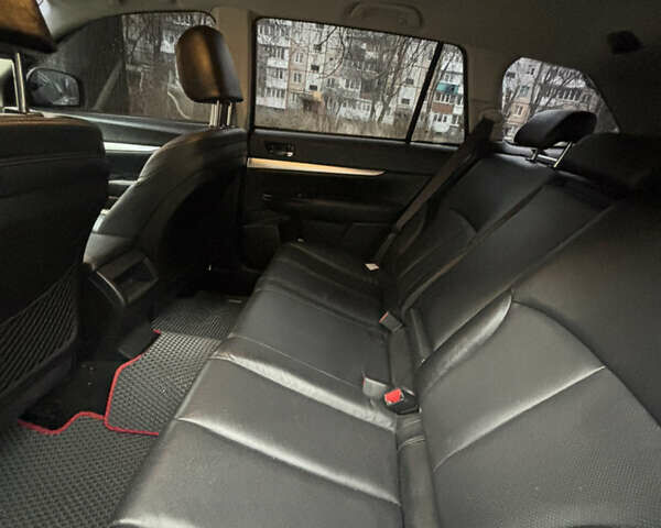Білий Субару Аутбек, об'ємом двигуна 2 л та пробігом 247 тис. км за 12500 $, фото 17 на Automoto.ua