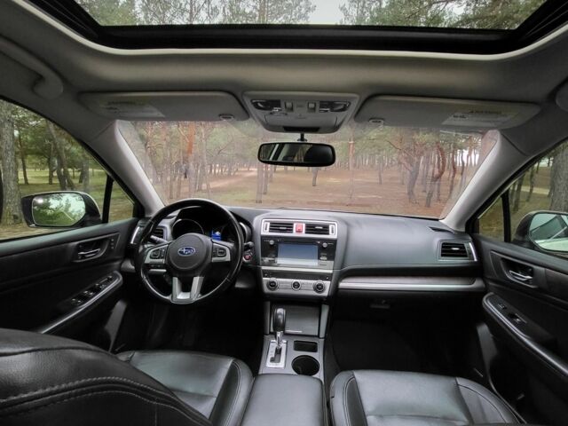 Білий Субару Аутбек, об'ємом двигуна 2.5 л та пробігом 178 тис. км за 13200 $, фото 5 на Automoto.ua