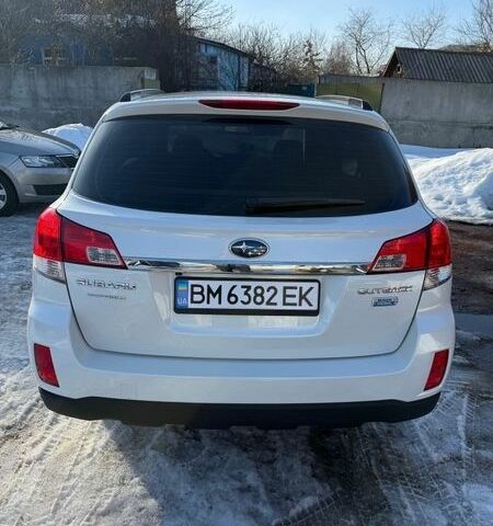 Белый Субару Аутбек, объемом двигателя 2 л и пробегом 230 тыс. км за 12800 $, фото 3 на Automoto.ua