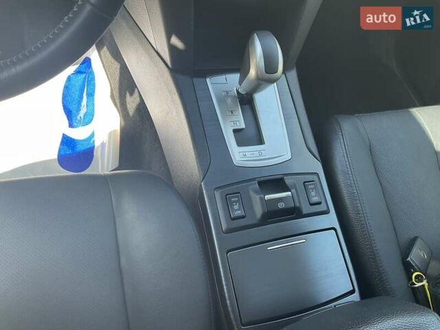 Белый Субару Аутбек, объемом двигателя 2 л и пробегом 80 тыс. км за 12999 $, фото 19 на Automoto.ua