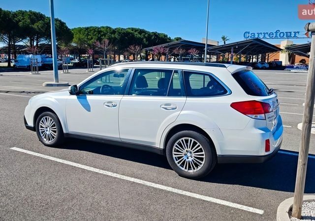 Белый Субару Аутбек, объемом двигателя 2 л и пробегом 147 тыс. км за 13000 $, фото 11 на Automoto.ua