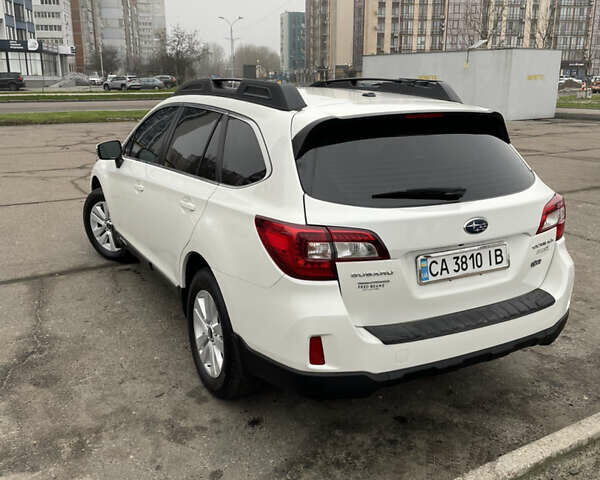Білий Субару Аутбек, об'ємом двигуна 2.5 л та пробігом 132 тис. км за 14600 $, фото 4 на Automoto.ua