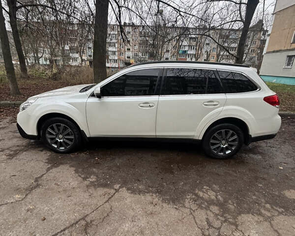 Білий Субару Аутбек, об'ємом двигуна 2 л та пробігом 247 тис. км за 12500 $, фото 24 на Automoto.ua