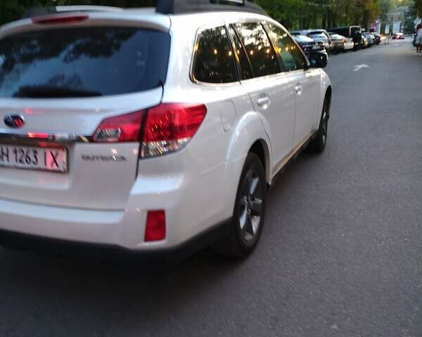 Білий Субару Аутбек, об'ємом двигуна 2.5 л та пробігом 155 тис. км за 8999 $, фото 14 на Automoto.ua
