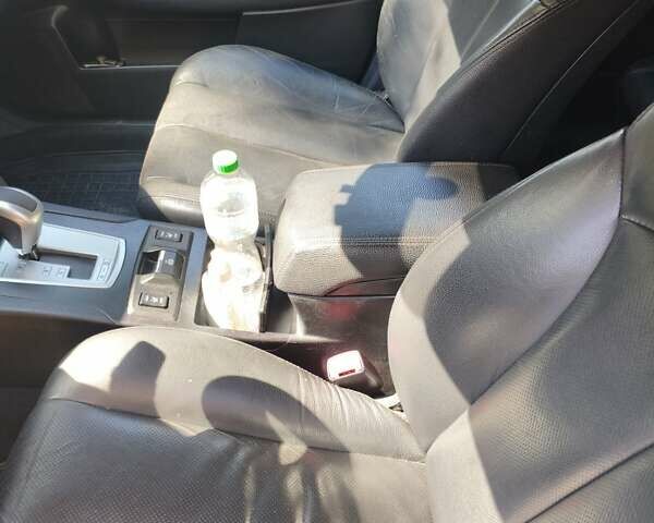 Білий Субару Аутбек, об'ємом двигуна 2.5 л та пробігом 155 тис. км за 8999 $, фото 4 на Automoto.ua